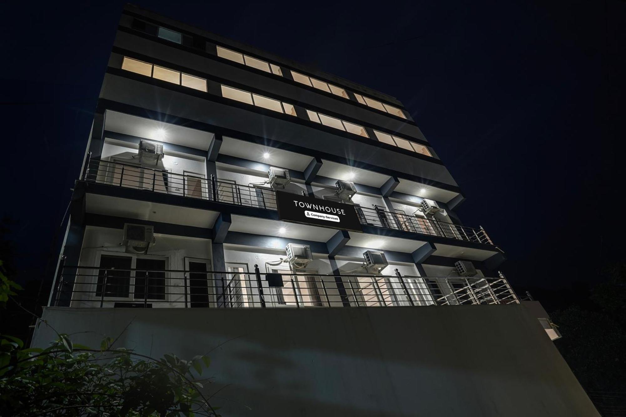 Super Townhouse Tapovan Exteriér fotografie